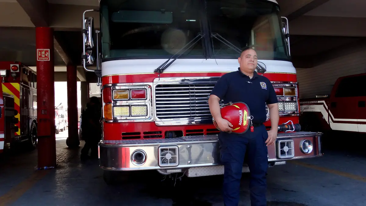 Entrevista Jefe de guardia de Bomberos Mario Alberto Aguilar León- Anny Peñuñuri (13)